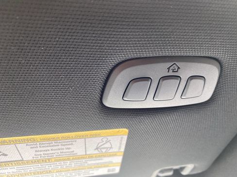 Used 2025 Ford F150 Lariat AWD/4WD image 34