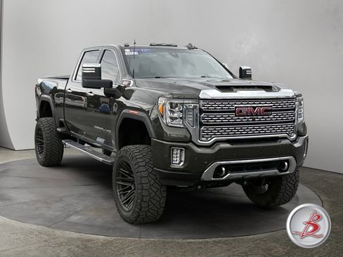 Used 2023 GMC Sierra 3500 Denali w/ Technology Package AWD/4WD image 1