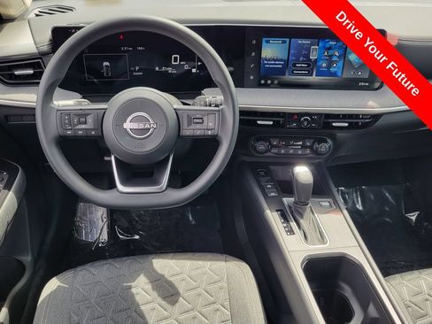Used 2026 Nissan Kicks SV w/ SV Premium Package FWD image 6