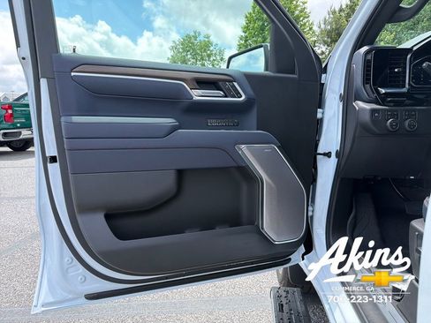 New 2026 Chevrolet Silverado 1500 High Country AWD/4WD image 16