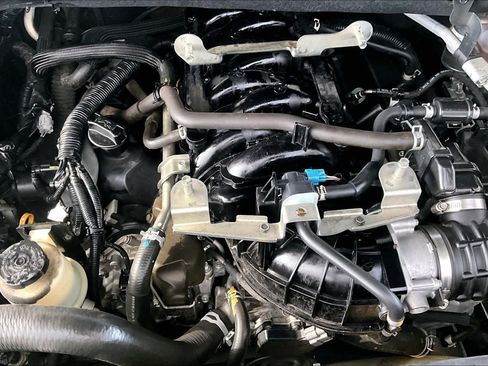 Used 2021 Nissan Titan PRO-4X w/ Pro-4x Convenience Package AWD/4WD image 33