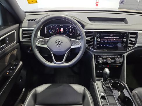 Certified 2023 Volkswagen Atlas Cross Sport SE w/ Panoramic Sunroof Package FWD image 10