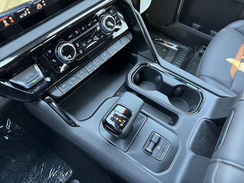 New 2026 GMC Sierra 1500 AT4 w/ Technology Package AWD/4WD image 7