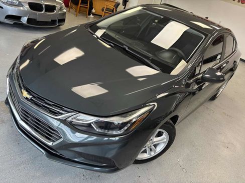 Used 2018 Chevrolet Cruze LT image 6
