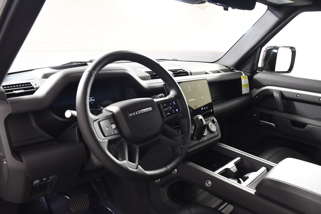 New 2026 Land Rover Defender 130 X-Dynamic SE AWD/4WD image 12