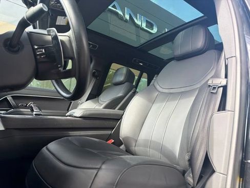 Used 2025 Land Rover Range Rover SE AWD/4WD image 5