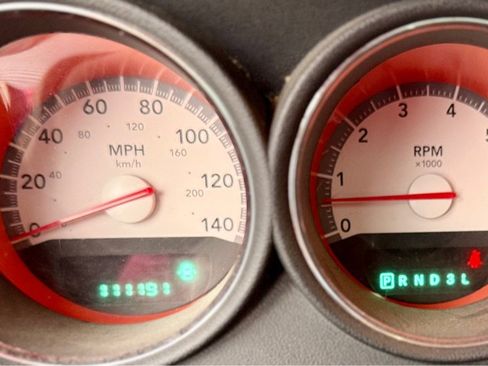 Used 2010 Dodge Charger SXT image 11