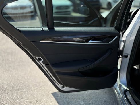 Used 2018 BMW 530e w/ Premium Package 2 image 11