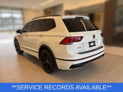 Used 2024 Volkswagen Tiguan SE R-Line AWD/4WD image 2