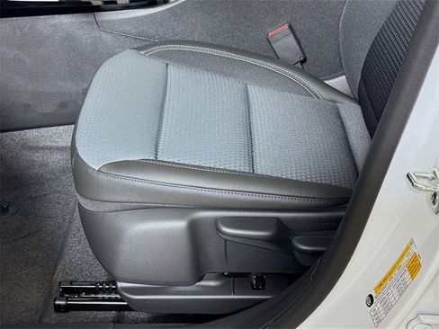 New 2026 Chevrolet Trax LT w/ Sunroof Package image 16