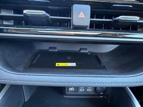 Used 2023 Toyota Highlander XLE image 27