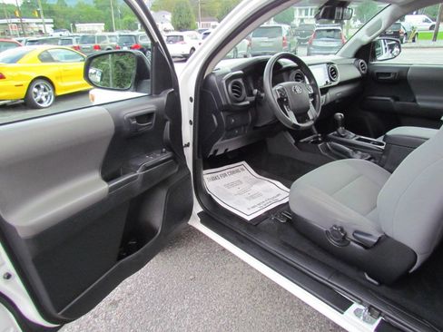 Used 2020 Toyota Tacoma SR image 10