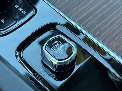 Used 2023 Volvo XC60 B5 Plus w/ Protection Package Premier image 25