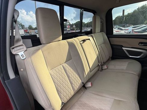 Used 2018 Nissan Titan SV AWD/4WD image 31