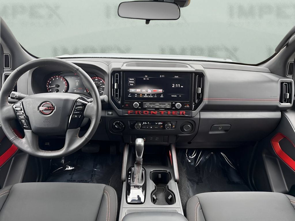 Used 2025 Nissan Frontier PRO-4X AWD/4WD image 12