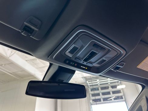 Used 2020 GMC Sierra 1500 SLT image 33