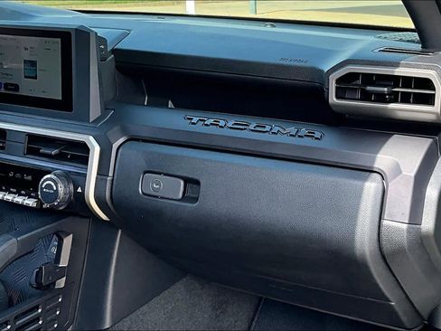 Used 2025 Toyota Tacoma SR image 16