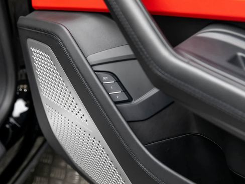 Used 2022 Lamborghini Urus image 52