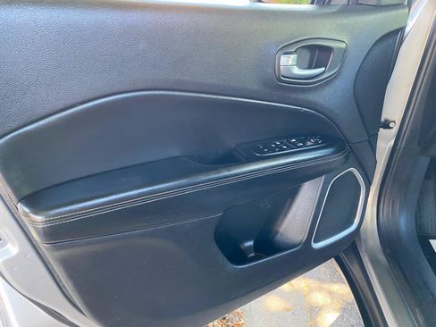 Used 2018 Jeep Compass Sport FWD image 28