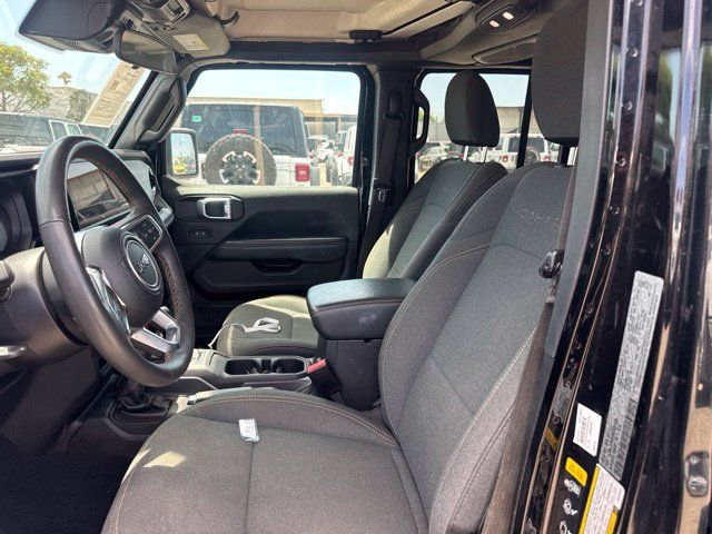 Used 2024 Jeep Wrangler Unlimited Sahara AWD/4WD image 9