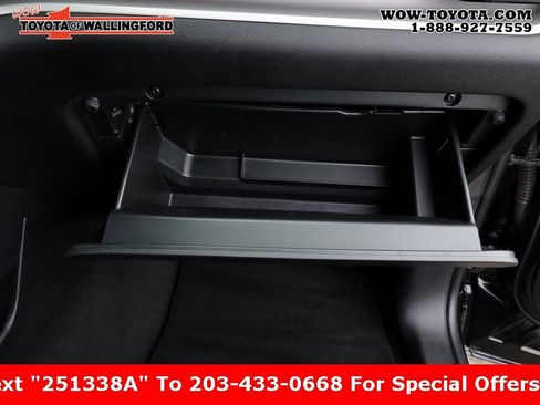 Used 2024 Ford Explorer XLT image 46