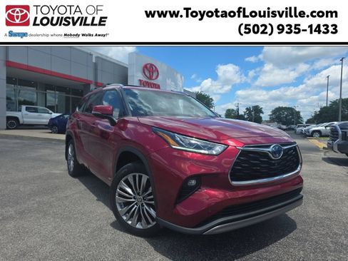 Used 2022 Toyota Highlander Platinum AWD/4WD image 1