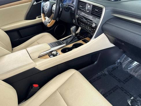 Used 2022 Lexus RX 350L Premium w/ Premium Package AWD/4WD image 32