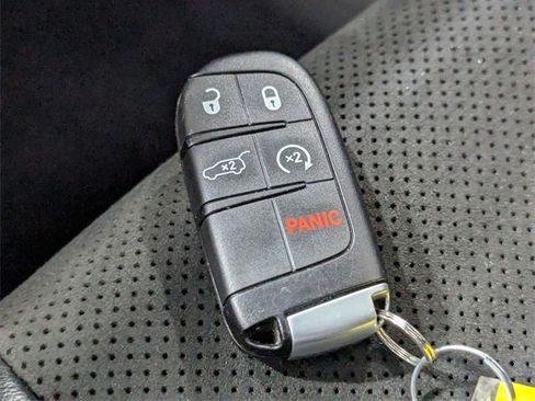 Used 2019 Jeep Grand Cherokee Altitude image 24