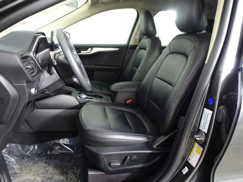 Used 2020 Ford Escape SE image 10