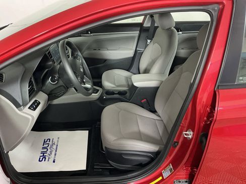 Used 2020 Hyundai Elantra SEL w/ Winter Weather Package image 23