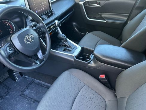 Used 2025 Toyota RAV4 XLE image 9