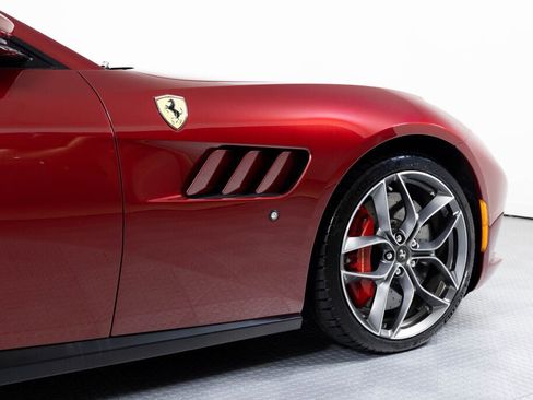 Certified 2019 Ferrari GTC4Lusso T RWD image 26