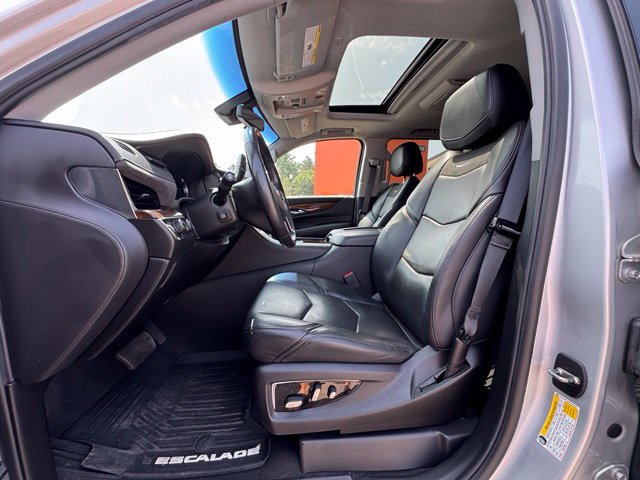 Used 2019 Cadillac Escalade ESV Premium Luxury AWD/4WD image 9