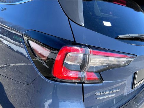 Used 2025 Subaru Outback Premium AWD/4WD image 28