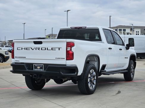 Used 2024 Chevrolet Silverado 2500 Custom w/ Custom Value Package image 7