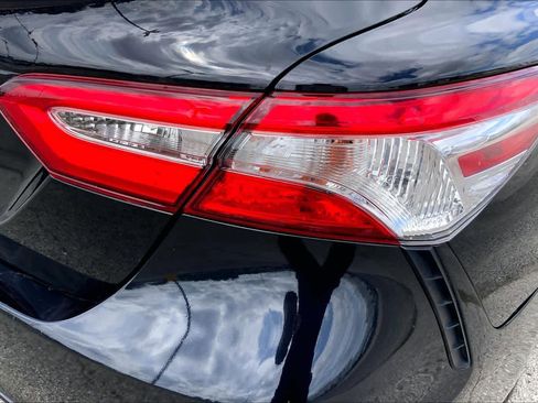 Used 2020 Toyota Camry SE FWD image 30