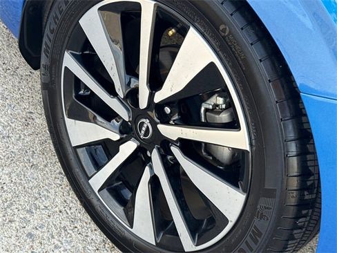 Used 2025 Nissan Sentra SV w/ SV Premium Package image 10