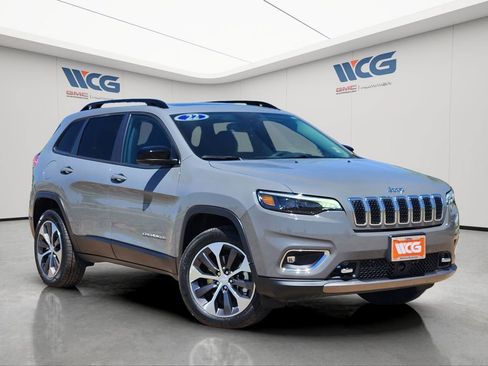 Used 2022 Jeep Cherokee Limited w/ Elite Package AWD/4WD image 2