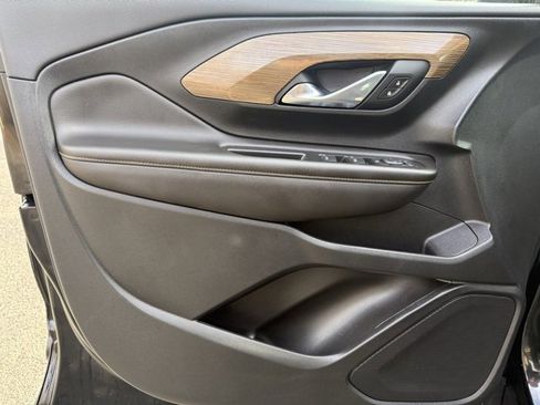 Used 2021 GMC Terrain SLE w/ Driver Convenience Package image 11