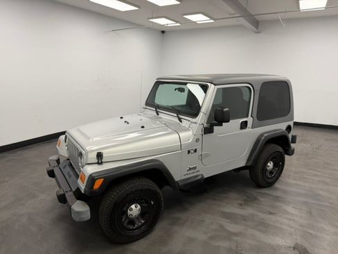 Used 2005 Jeep Wrangler X AWD/4WD image 3