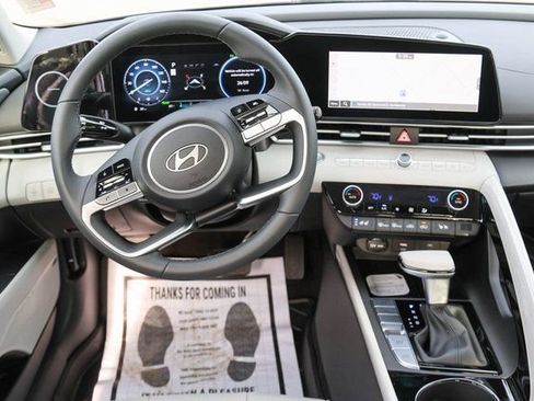 New 2026 Hyundai Elantra Limited image 15