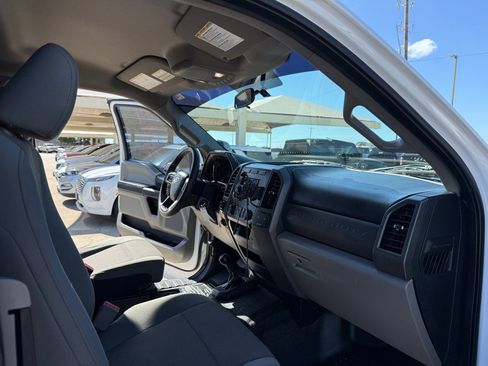 Used 2017 Ford F250 XL w/ Power Equipment Group AWD/4WD image 17