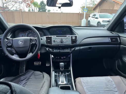 Used 2016 Honda Accord Sport image 11