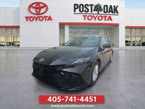 Used 2025 Toyota Camry LE FWD image 10