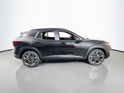 New 2026 Chevrolet Trax RS w/ Sunroof Package FWD image 5