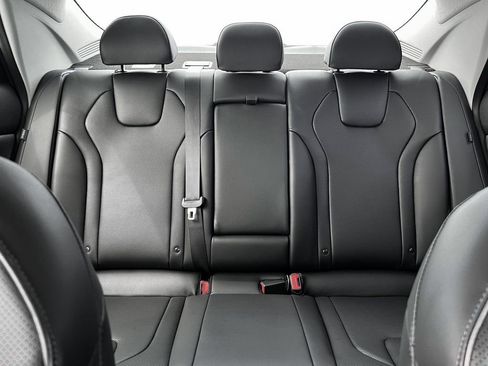 New 2025 Hyundai Elantra Limited image 16