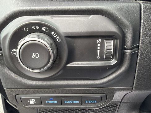 Used 2024 Jeep Wrangler Unlimited Rubicon 4xe AWD/4WD image 15
