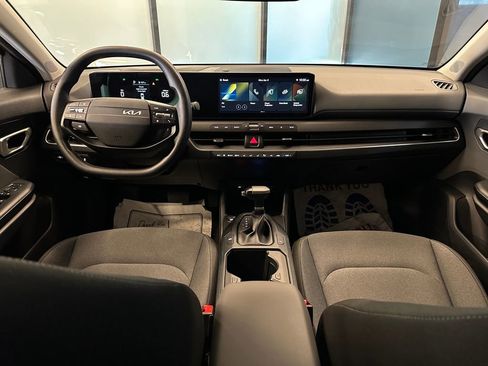 Used 2025 Kia K4 LXS FWD image 9