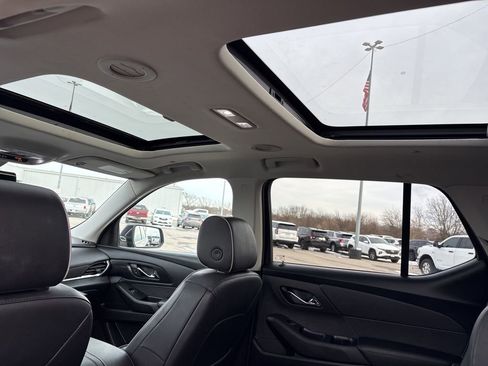 Used 2021 Chevrolet Traverse High Country image 15