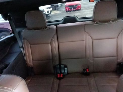 Used 2021 Chevrolet Tahoe High Country w/ Premium Package image 12